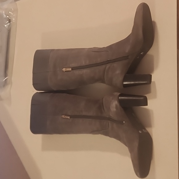 Isaac Mizrahi Boots - Picture 2 of 7